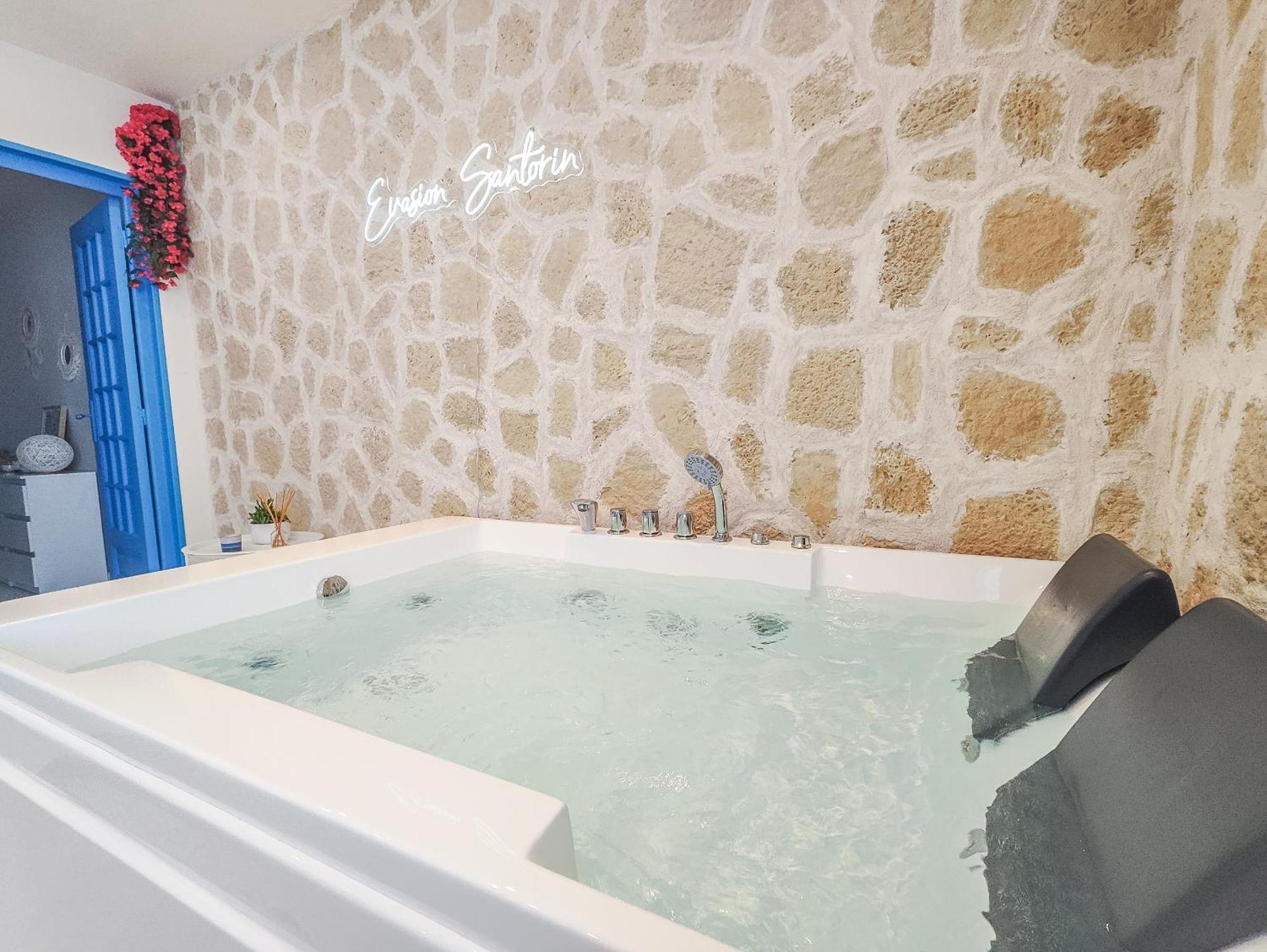 Apartment Evasion Santorin - Jacuzzi & Relax