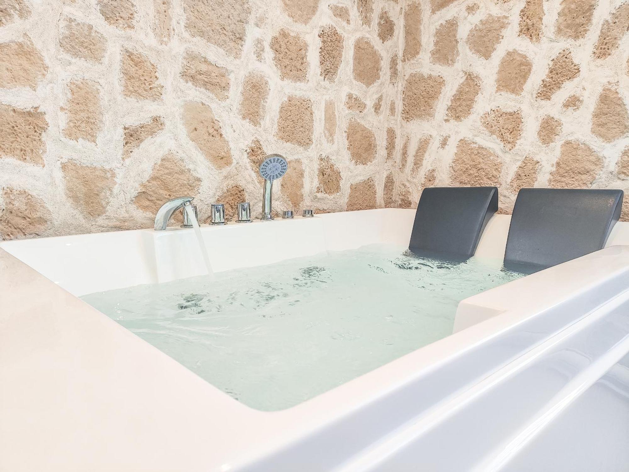 Evasion Santorin - Jacuzzi & Relax Apartment